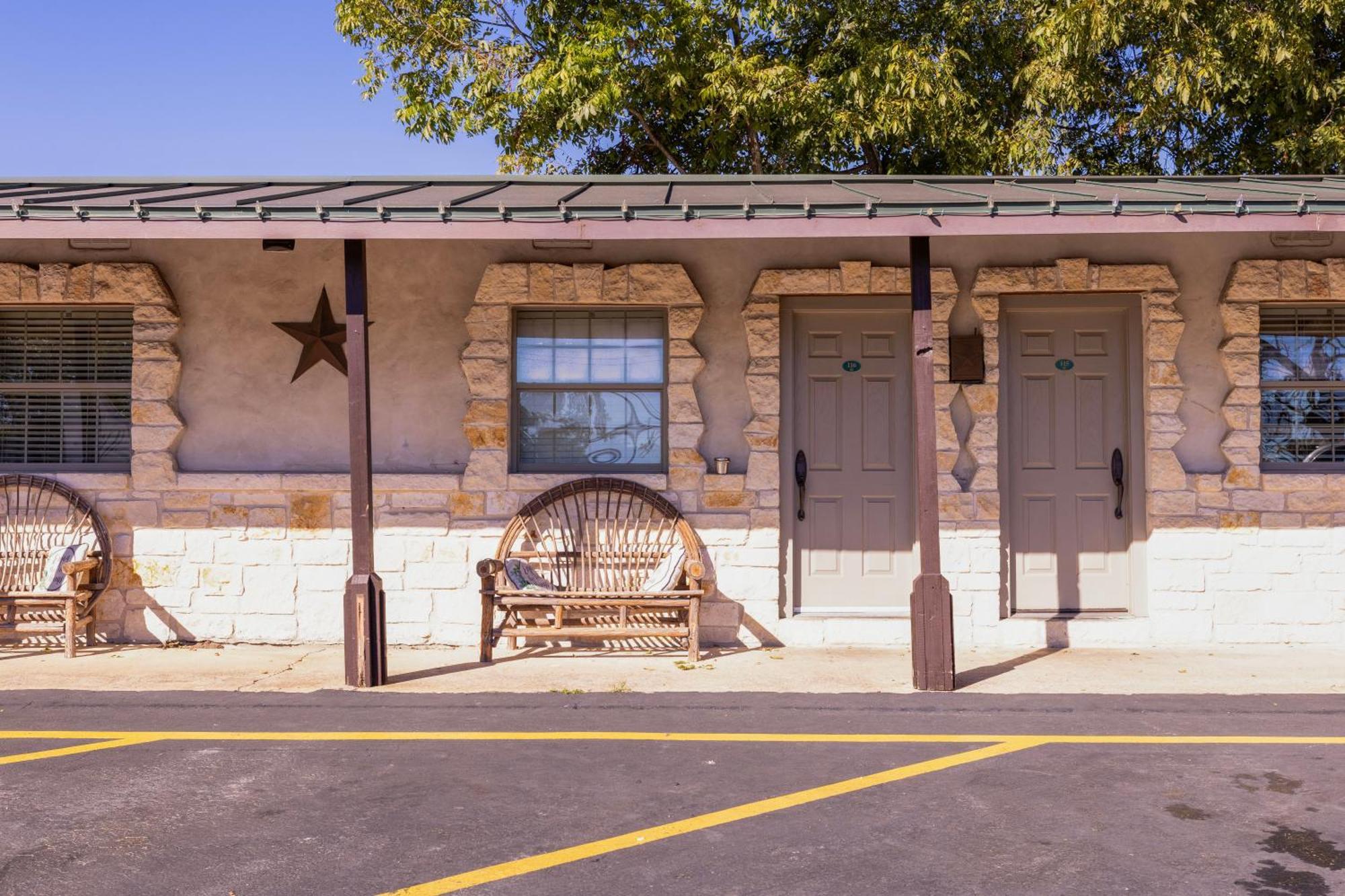 Country Inn Motel Fredericksburg Esterno foto